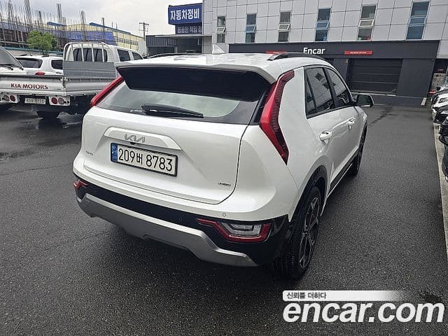 Kia Niro 2022 — Фото 4/20