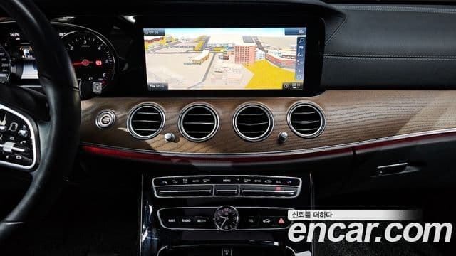 Mercedes-Benz E-Class 2019 — Şəkil 12/20