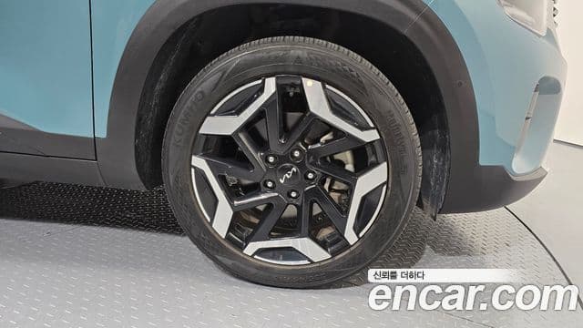 Kia Seltos 2024 — ფოტო 32/34