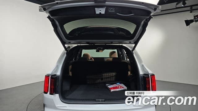 Kia Sorento 2022 — Şəkil 18/20