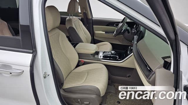 Kia Carnival 2023 — ფოტო 11/20