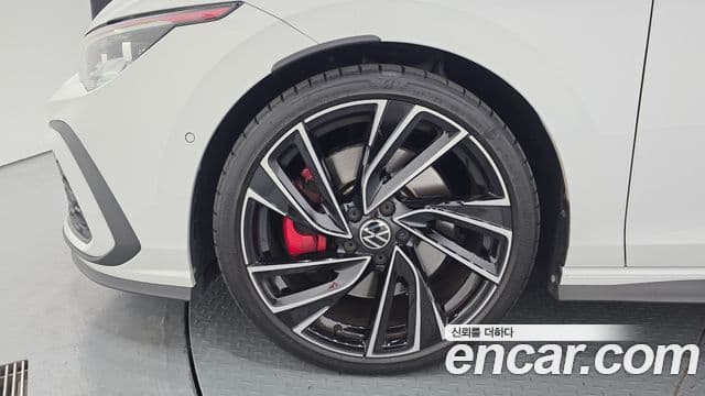 Volkswagen Golf 2024 — ფოტო 5/20