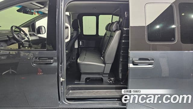 Hyundai Staria 2022 — ფოტო 11/20