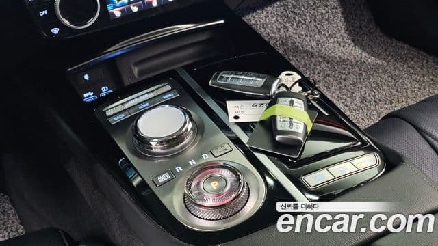Genesis Electrified G80 2023 — фото 9 из 20