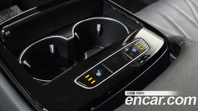 Genesis Electrified G80 2023 — ფოტო 17/20