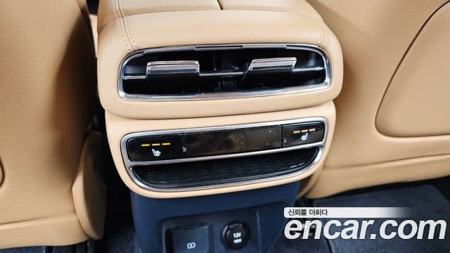 Genesis GV80 2022 — ფოტო 19/20