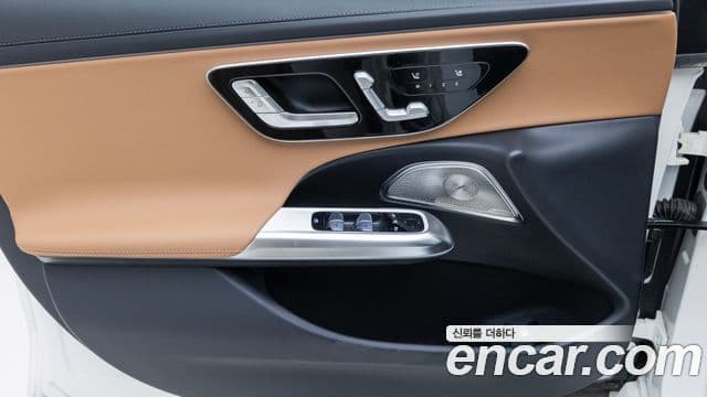 Mercedes-Benz E-Class 2025 — Фото 14/20
