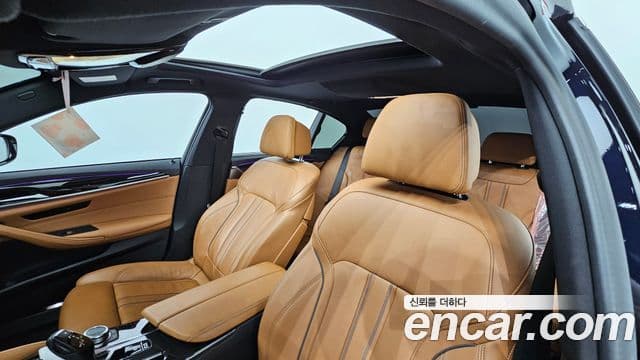 BMW 5 Series 2022 — Şəkil 18/20