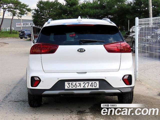 Kia Niro 2021 — Фото 3/20