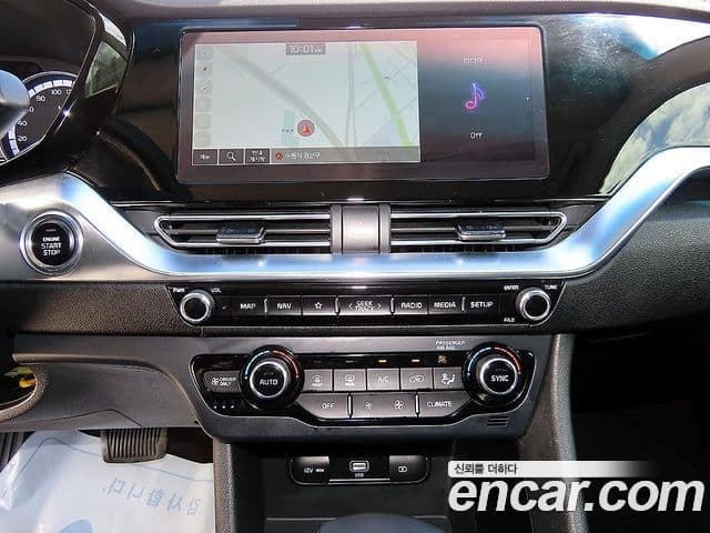 Kia Niro 2021 — Фото 13/20