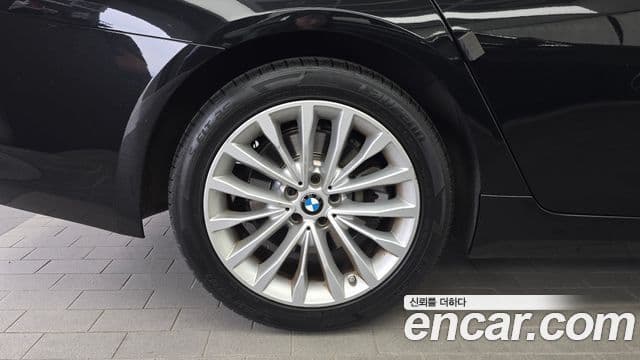 BMW 5 Series 2022 — ფოტო 5/20