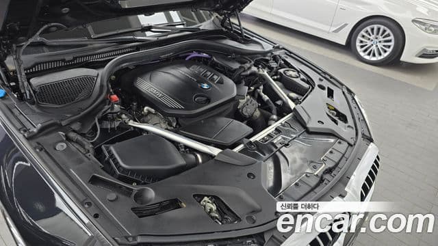 BMW 5 Series 2022 — ფოტო 6/20