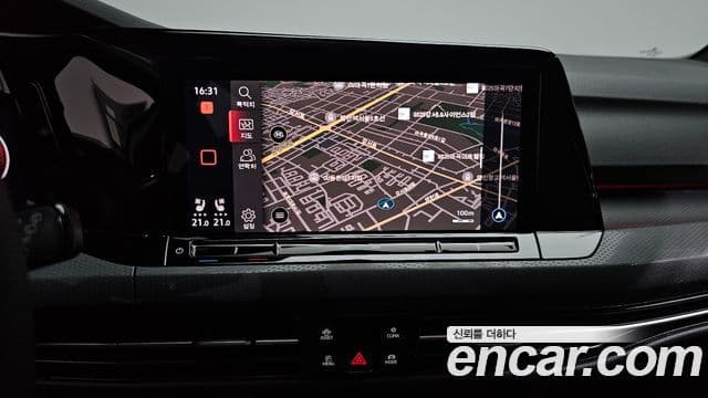 Volkswagen Golf 2024 — ფოტო 14/20