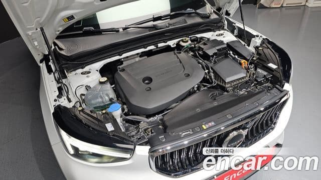 Volvo XC40 2025 — ფოტო 5/20