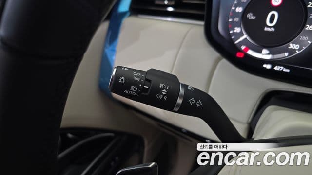 Land Rover Range Rover 2025 — Photo 6/33
