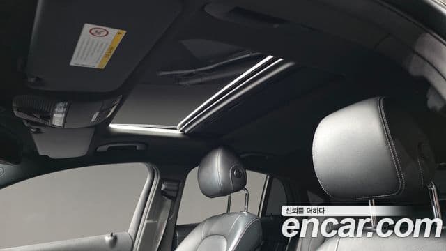 Mercedes-Benz GLC-Class 2018 — Şəkil 19/20