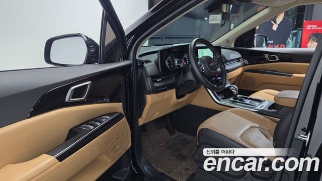 Kia Carnival 2023 — ფოტო 10/20