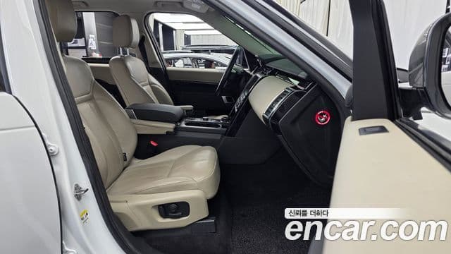 Land Rover Discovery 5 2019 — Photo 16/20
