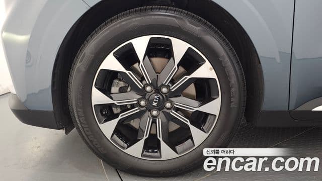 Kia Carnival 2021 — фото 5 из 20