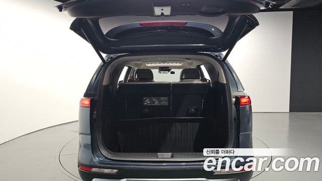 Kia Carnival 2021 — фото 20 из 20