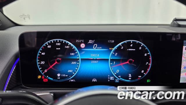 Mercedes-Benz GLB-Class 2023 — ფოტო 6/20