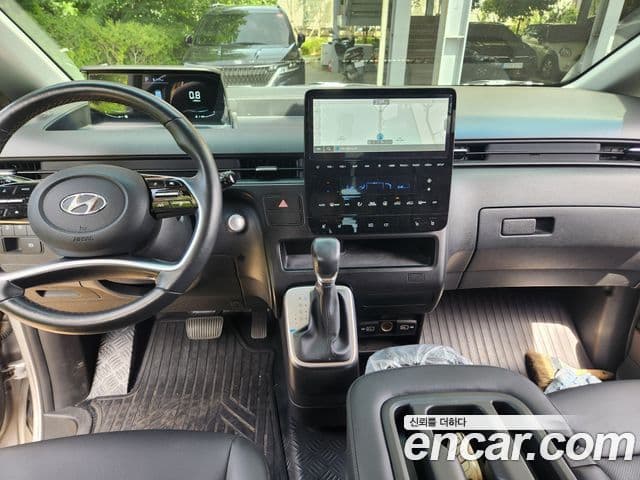 Hyundai Staria 2023 — ფოტო 11/20