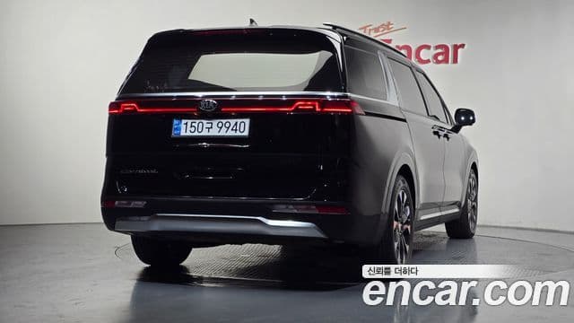 Kia Carnival 2021 — Фото 2/20