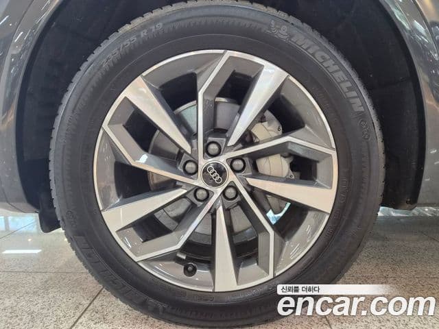 Audi Q5 2023 — фото 4 из 20