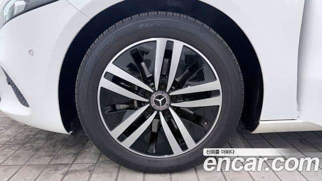 Mercedes-Benz A-Class 2021 — ფოტო 4/20