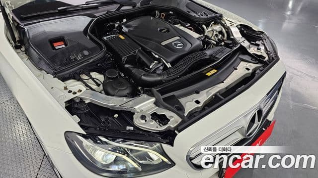 Mercedes-Benz E-Class 2018 — ფოტო 6/20