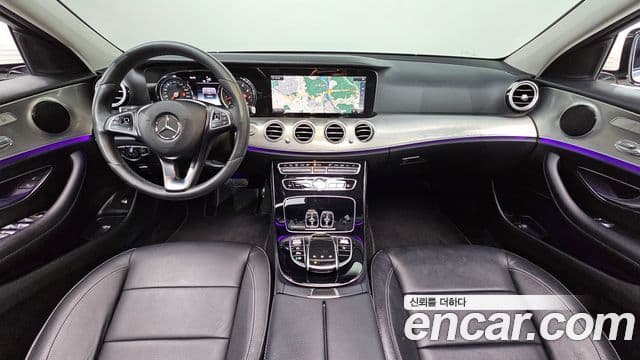 Mercedes-Benz E-Class 2018 — ფოტო 7/20