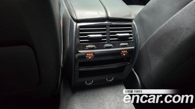 BMW 5 Series 2018 — Photo 31/32