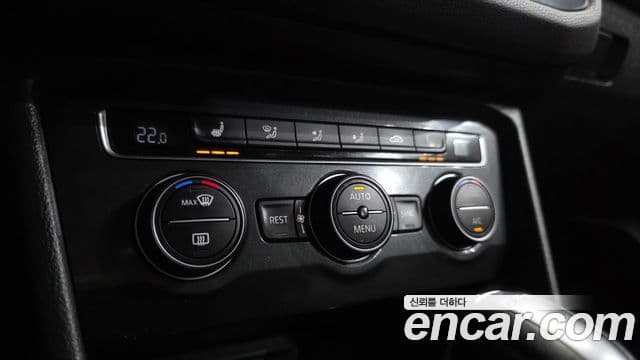 Volkswagen Tiguan 2018 — Фото 15/20