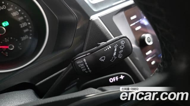 Volkswagen Tiguan 2018 — Фото 18/20