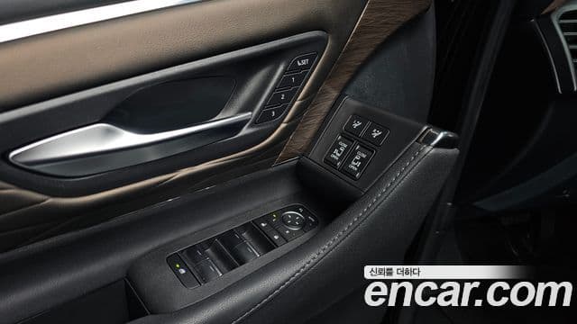 Toyota Alphard 2025 — ფოტო 17/20