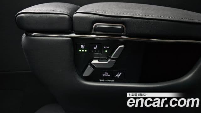 Toyota Alphard 2025 — ფოტო 19/20