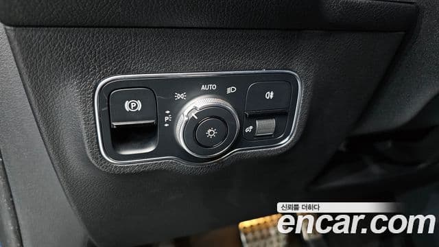 Mercedes-Benz GLB-Class 2022 — Şəkil 14/20