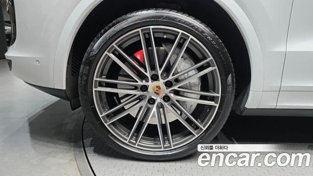 Porsche Cayenne 2023 — Şəkil 5/20