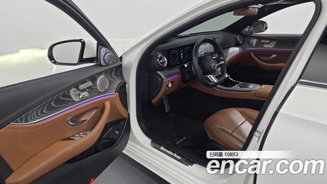 Mercedes-Benz E-Class 2021 — Фото 10/20