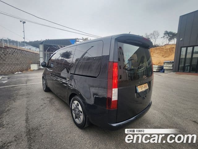 Hyundai Staria 2021 — ფოტო 5/20