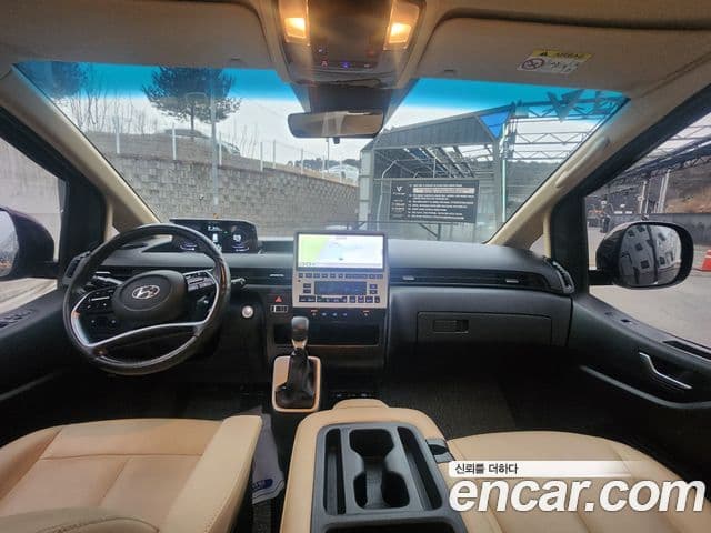 Hyundai Staria 2021 — ფოტო 11/20