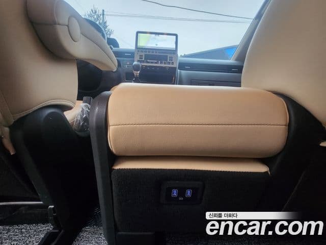 Hyundai Staria 2021 — ფოტო 16/20