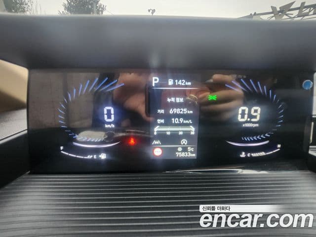 Hyundai Staria 2021 — ფოტო 18/20
