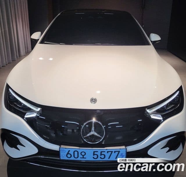 Mercedes-Benz EQE 2023 — ფოტო 7/10