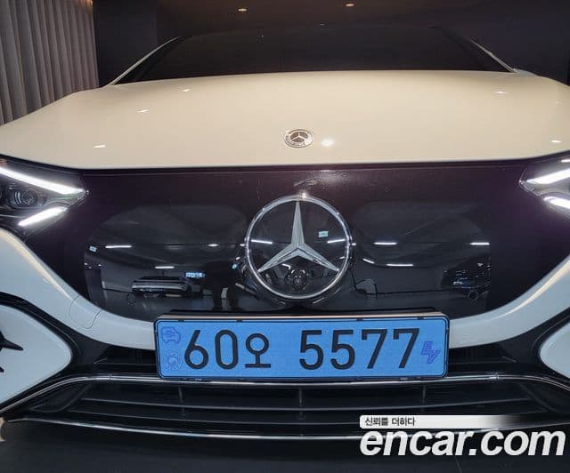 Mercedes-Benz EQE 2023 — ფოტო 6/10