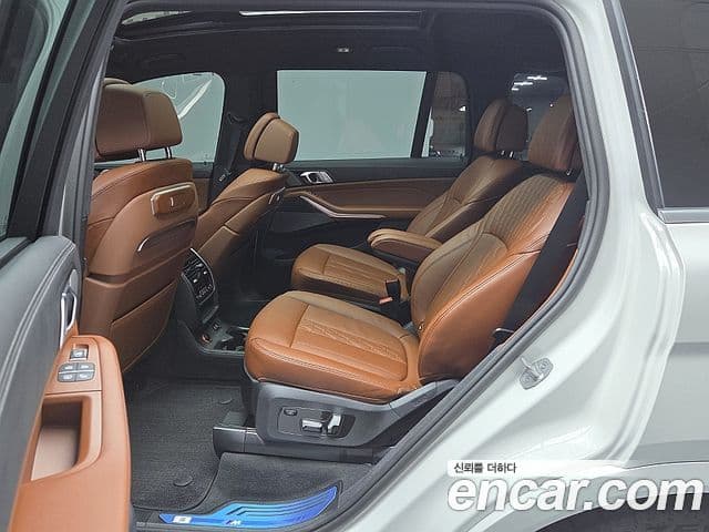 BMW X7 2025 — ფოტო 14/20