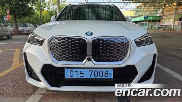BMW iX1 2025 — ფოტო 10/20