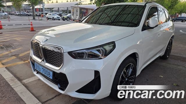 BMW iX1 2025 — ფოტო 19/20