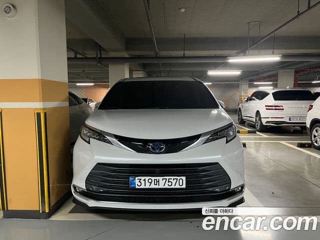 Toyota Sienna 2025 — ფოტო 3/11