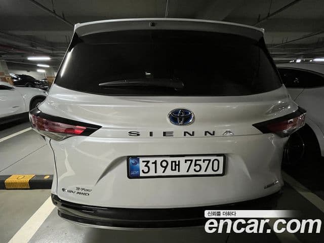 Toyota Sienna 2025 — ფოტო 4/11